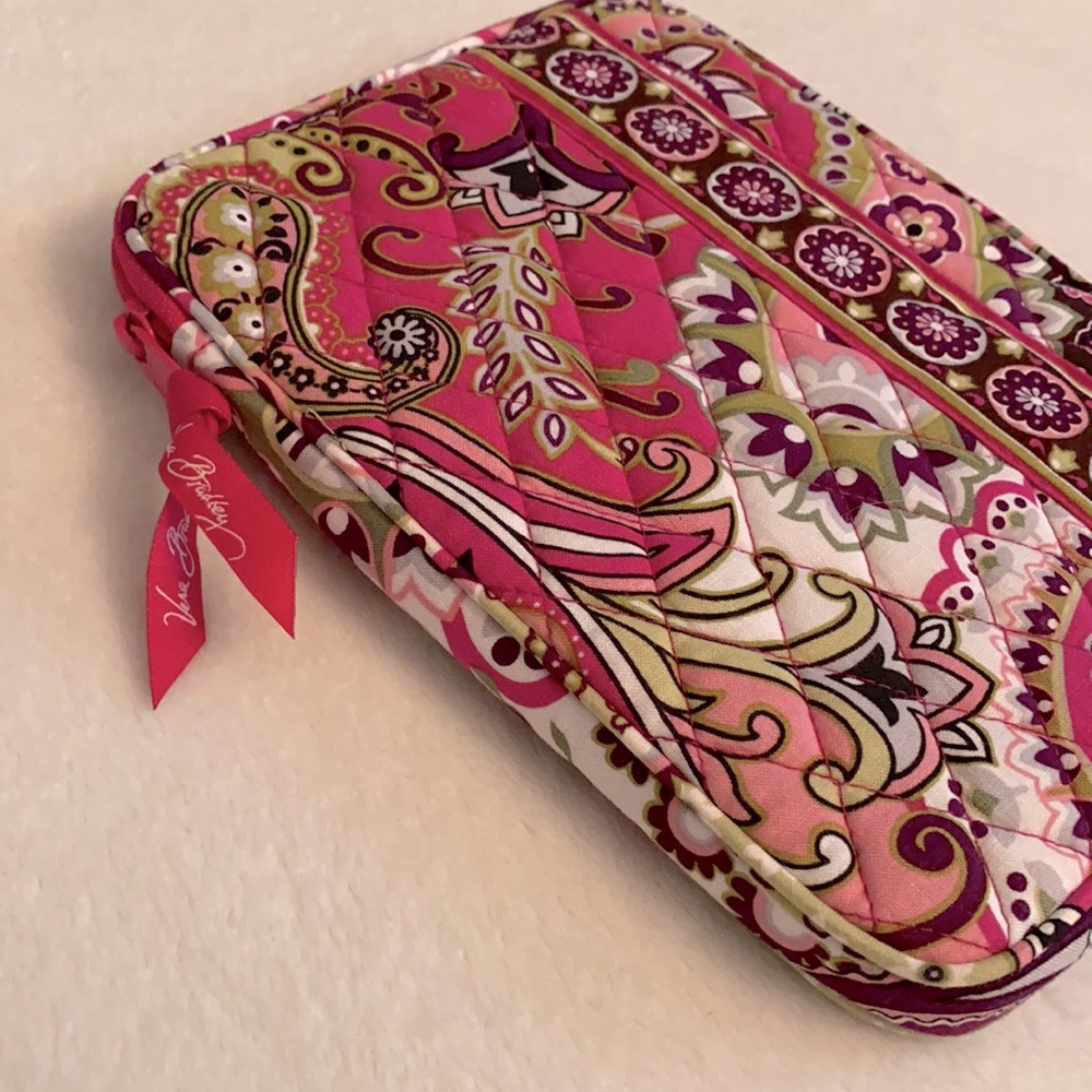 {VB} Vera Bradley | Very Berry Paisley Quilted E-Reader Sleeve Case (11485-063) - Picture 4 of 16